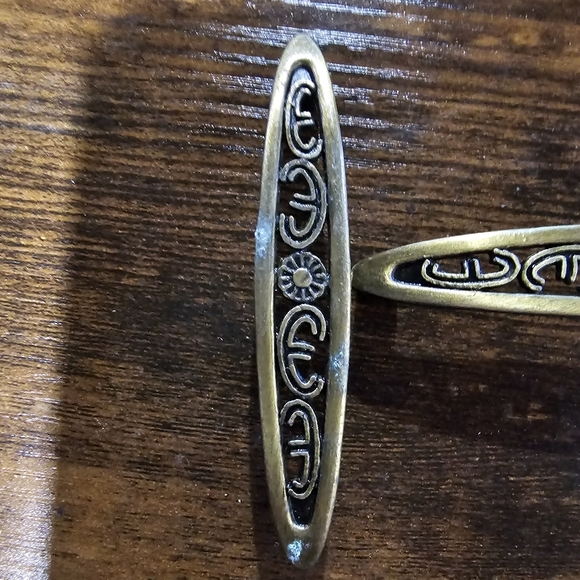 Set of 5 vintage drawer pulls. - Picture 3 of 4